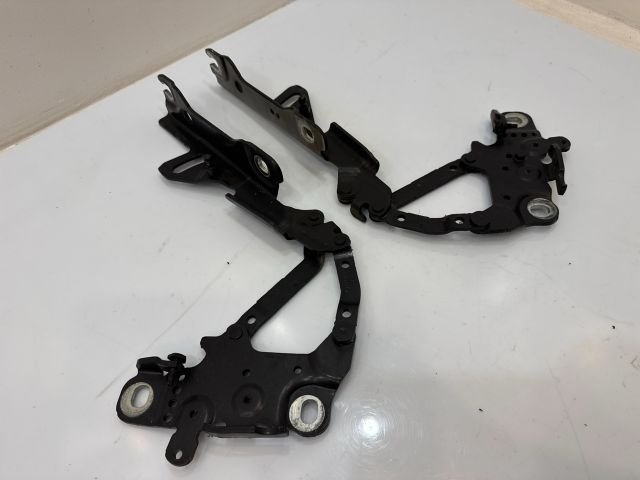 bontott BMW 3 F30-F35 Motorháztető Zsanér Pár