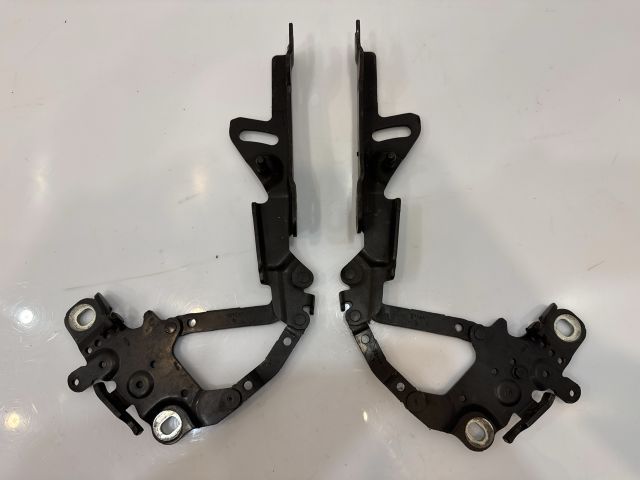 bontott BMW 3 F30-F35 Motorháztető Zsanér Pár