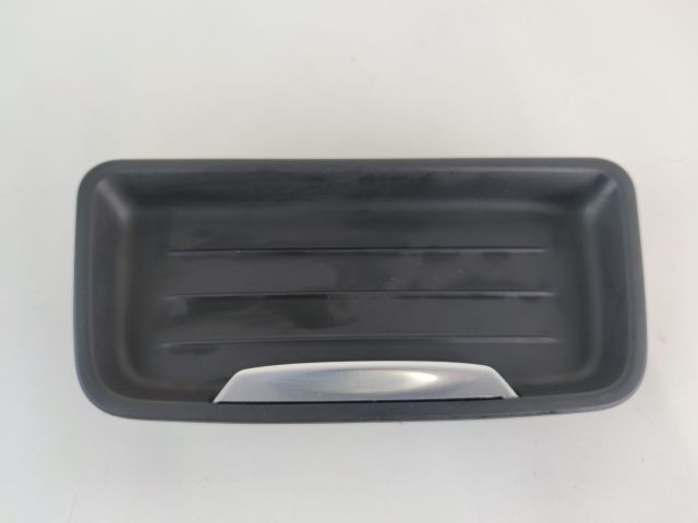 bontott BMW 3 F30-F35 Pohártartó