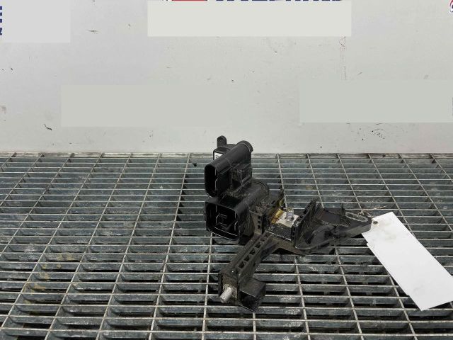 bontott BMW 3 F30-F35 Relé