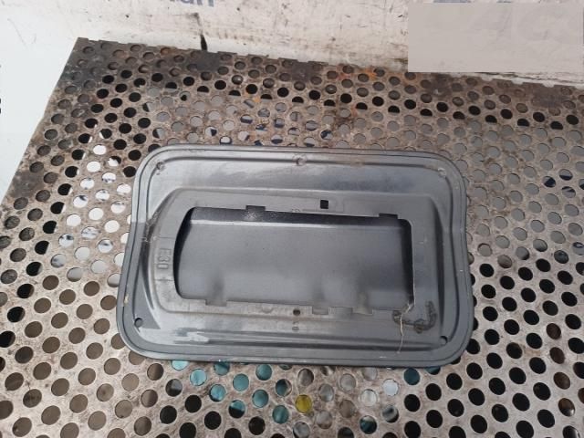 bontott BMW 3 F30-F35 Tankajtó