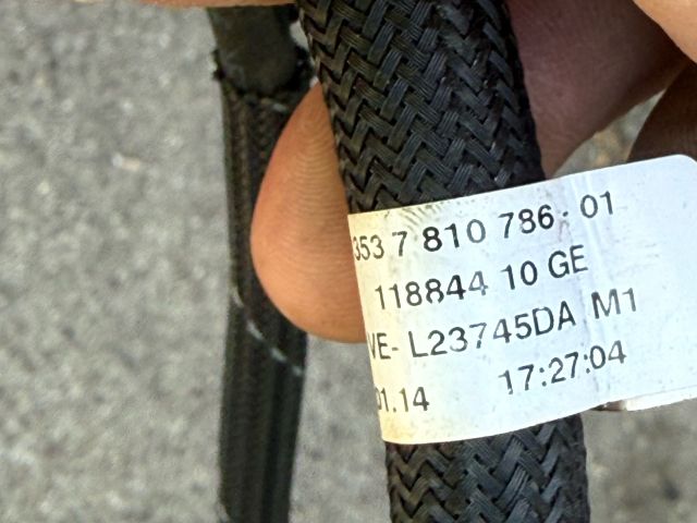 bontott BMW 3 F30-F35 Üzemanyagcső