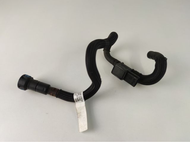 bontott BMW 3 F30-F35 Üzemanyagcső