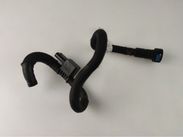 bontott BMW 3 F30-F35 Üzemanyagcső