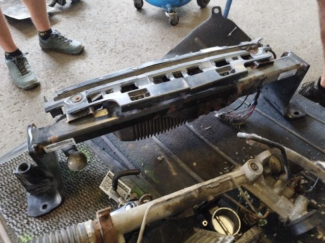 bontott BMW 3 F30-F35 Vonóhorog