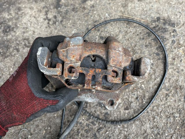 bontott BMW 3 F31 Jobb hátsó Féknyereg Munkahengerrel