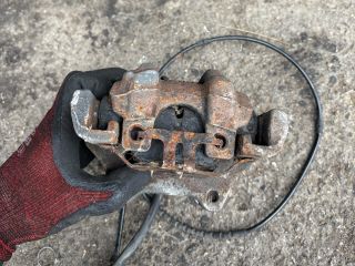 bontott BMW 3 F31 Jobb hátsó Féknyereg Munkahengerrel