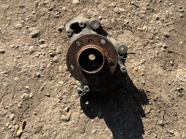 bontott BMW 3 F31 Bal első Csonkállvány Kerékaggyal