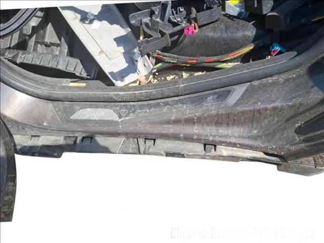 bontott BMW 3 F31 Bal Küszöb