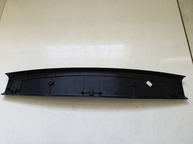 bontott BMW 3 F31 Csomagtérajtó Burkolat Felső