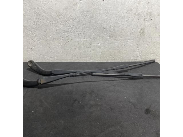 bontott BMW 3 F31 Első Ablaktörlő Kar