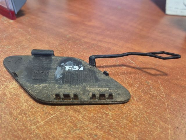 bontott BMW 3 F31 Hátsó Vonószem Burkolat