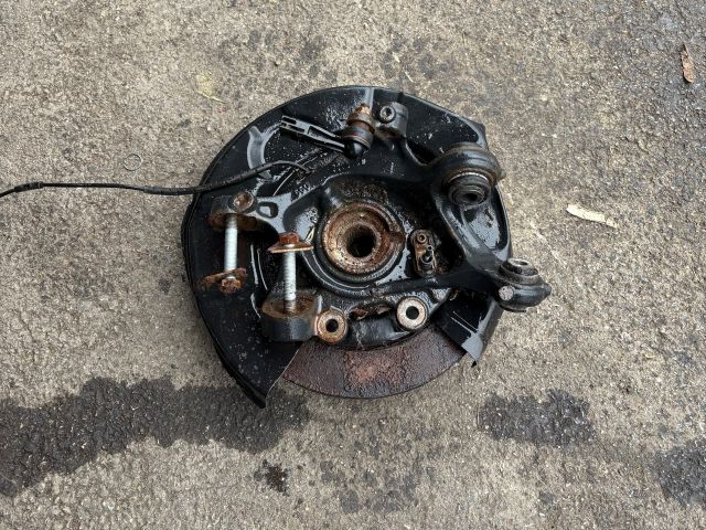 bontott BMW 3 F31 Jobb hátsó Csonkállvány Kerékaggyal