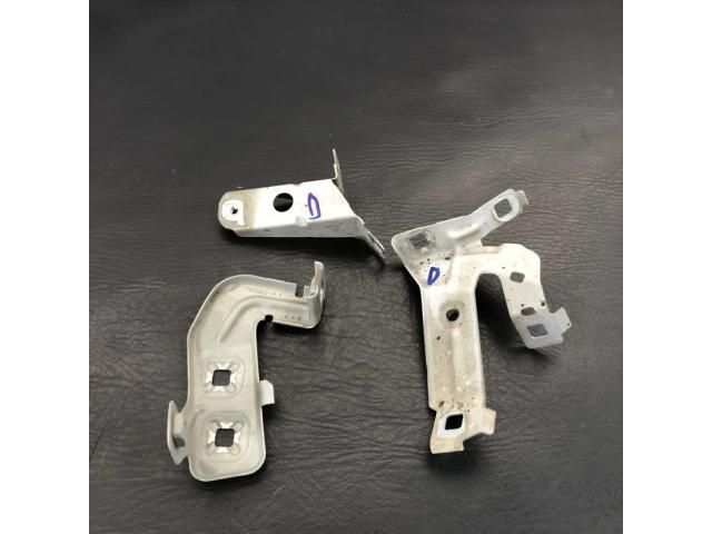 bontott BMW 3 F31 Jobb Sárvédő Oldaltartó