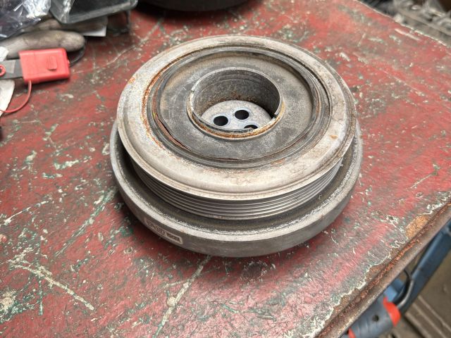 bontott BMW 3 G20-G80 Főtengely Szíjtárcsa