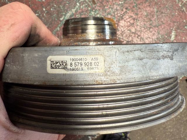 bontott BMW 3 G20-G80 Főtengely Szíjtárcsa