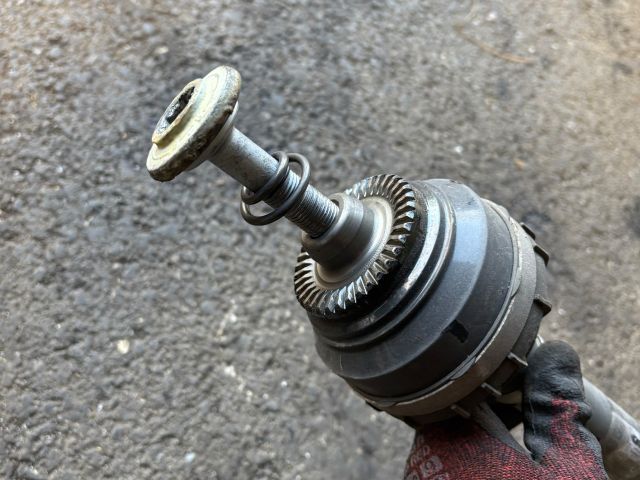 bontott BMW 3 G20-G80 Bal hátsó Féltengely