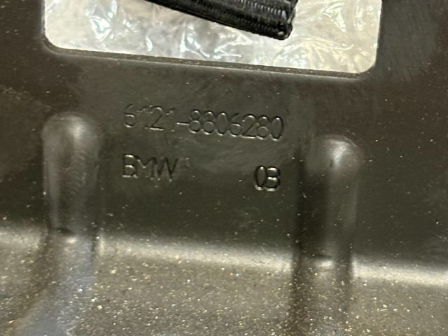 bontott BMW 3 G20-G80 Akkumulátor Leszorító