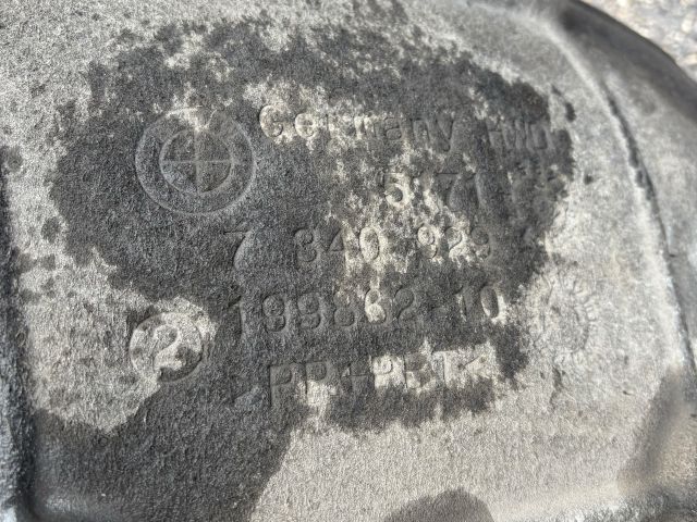 bontott BMW 3 G20-G80 Bal hátsó Dobbetét (Kerékjárati, Műanyag)