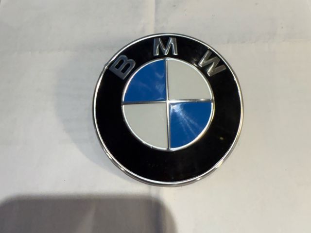 bontott BMW 3 G20-G80 Első Embléma