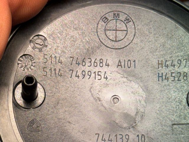 bontott BMW 3 G20-G80 Első Embléma