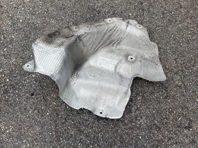 bontott BMW 3 G20-G80 Hátsó Kipufogó Dob Hővédő Lemez