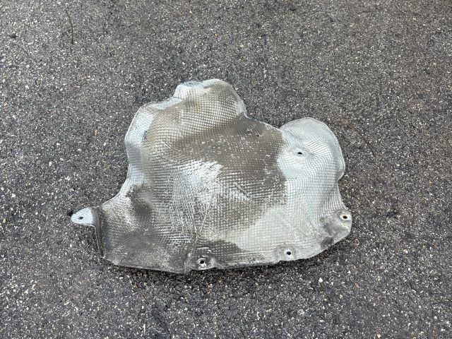 bontott BMW 3 G20-G80 Hátsó Kipufogó Dob Hővédő Lemez