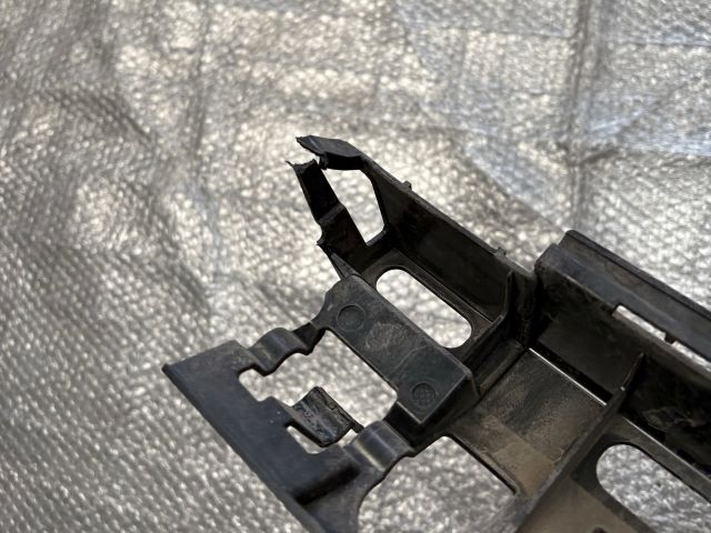 bontott BMW 3 G20-G80 Hátsó középső Lökhárító Tartó (Műanyag)