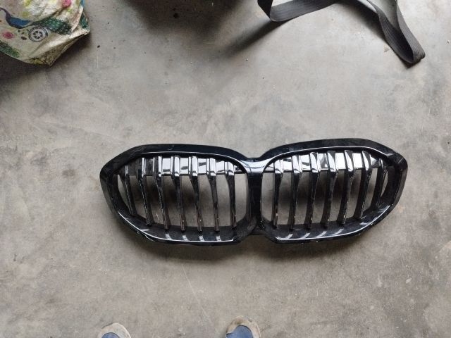 bontott BMW 3 G20-G80 Hűtőrács