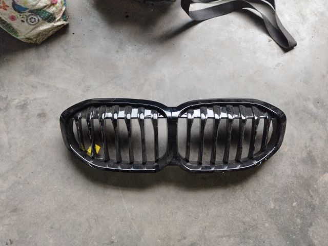 bontott BMW 3 G20-G80 Hűtőrács