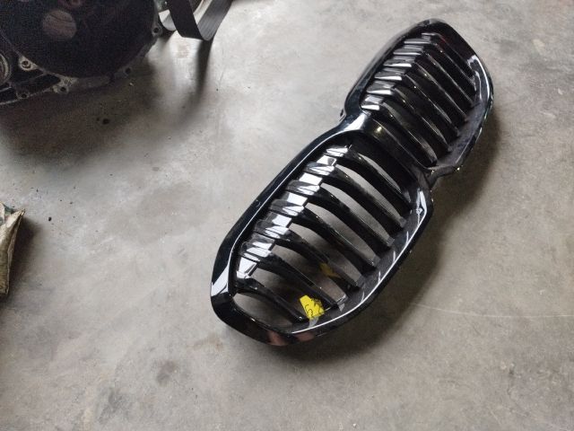 bontott BMW 3 G20-G80 Hűtőrács