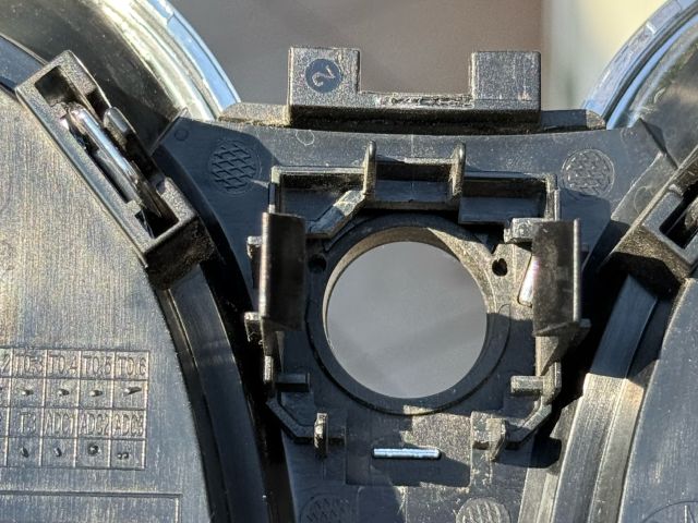 bontott BMW 3 G20-G80 Hűtőrács