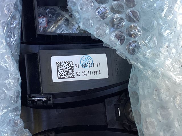 bontott BMW 3 G20-G80 Hűtőrács