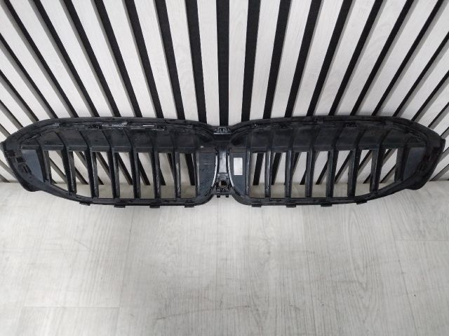 bontott BMW 3 G20-G80 Hűtőrács