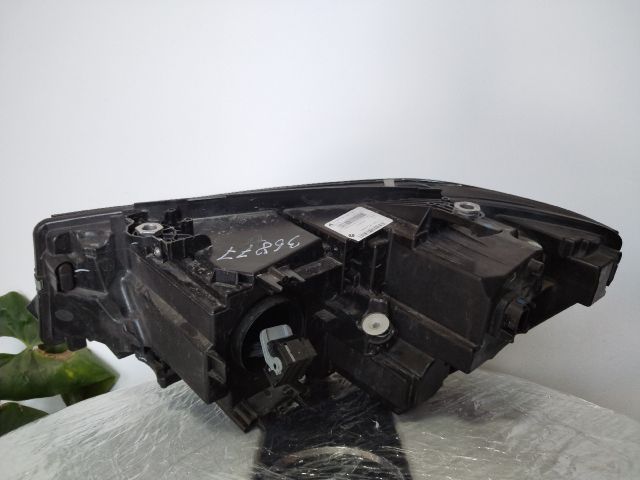 bontott BMW 3 G20-G80 Jobb Fényszóró