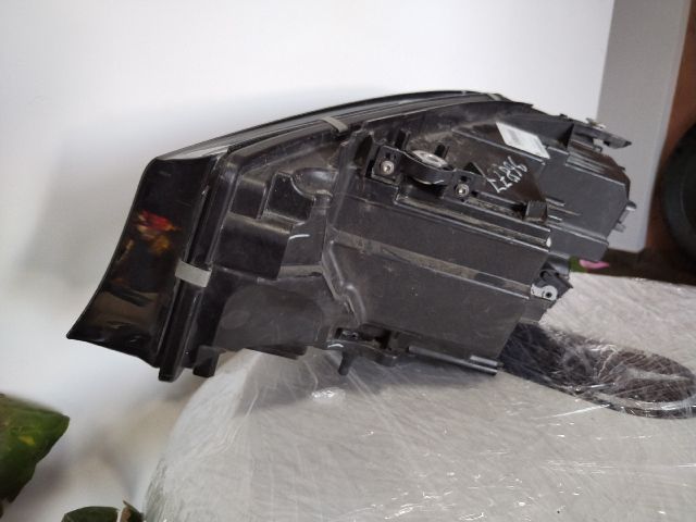 bontott BMW 3 G20-G80 Jobb Fényszóró