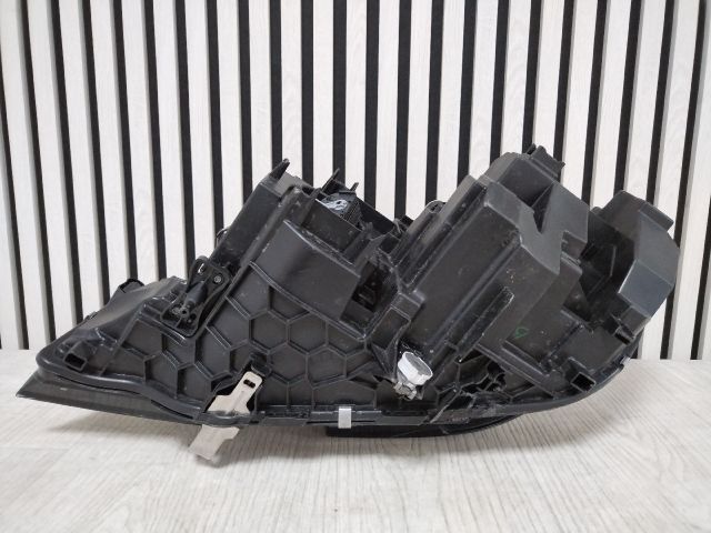 bontott BMW 3 G20-G80 Jobb Fényszóró