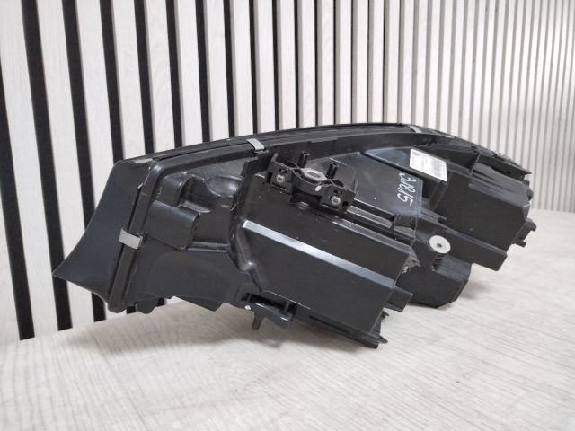 bontott BMW 3 G20-G80 Jobb Fényszóró