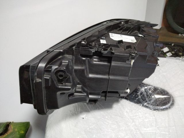 bontott BMW 3 G20-G80 Jobb Fényszóró