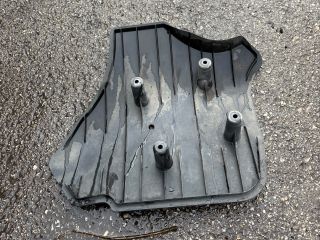 bontott BMW 3 G20-G80 Jobb Lengőkar Tartó