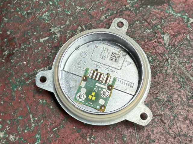 bontott BMW 3 G20-G80 LED Trafó