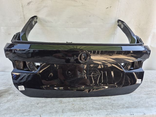 bontott BMW 3 G21, G81 Csomagtérajtó (Üres lemez)