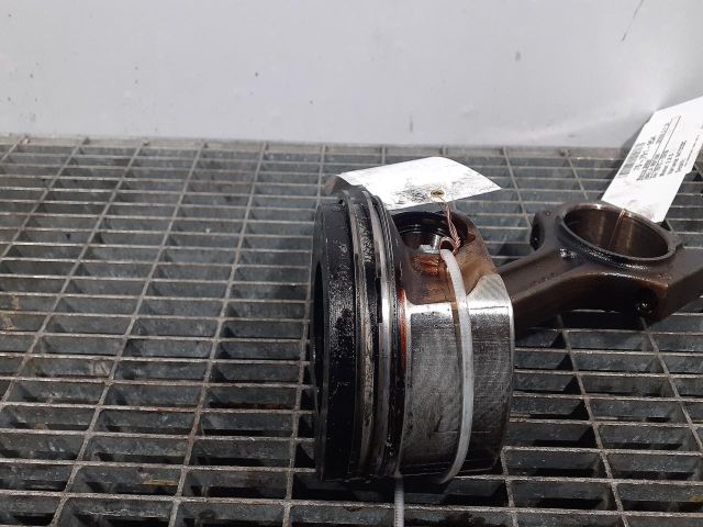 bontott BMW 3 GT Dugattyú