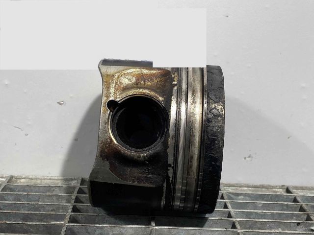 bontott BMW 3 GT Dugattyú