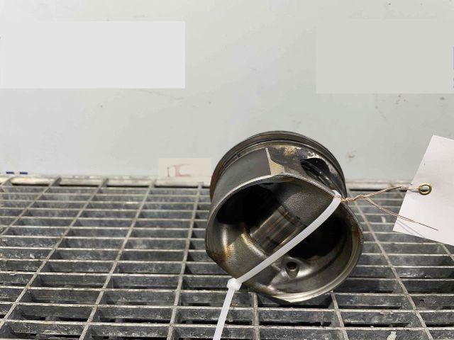 bontott BMW 3 GT Dugattyú