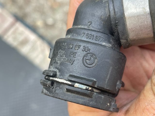 bontott BMW 3 GT Vízcső