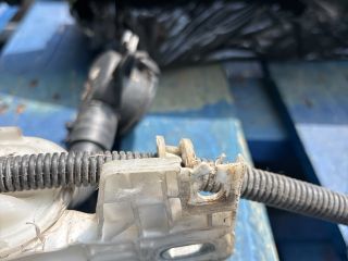 bontott BMW 3 GT Ablakmosó Tartály