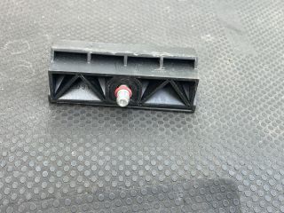 bontott BMW 3 GT Akkumulátor Leszorító