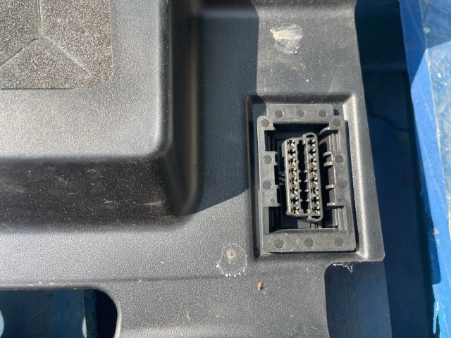 bontott BMW 3 GT Alsó Műszerfal Burkolat