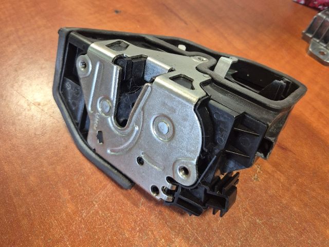 bontott BMW 3 GT Bal első Ajtózár